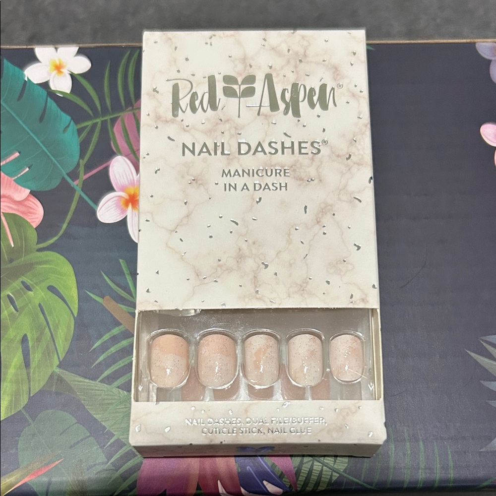 Red Aspen Nail Dashes - Big Dreams Sasha